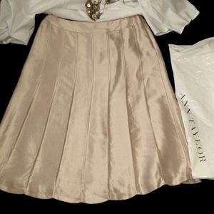 ANN TAYLOR size 4 silk skirt